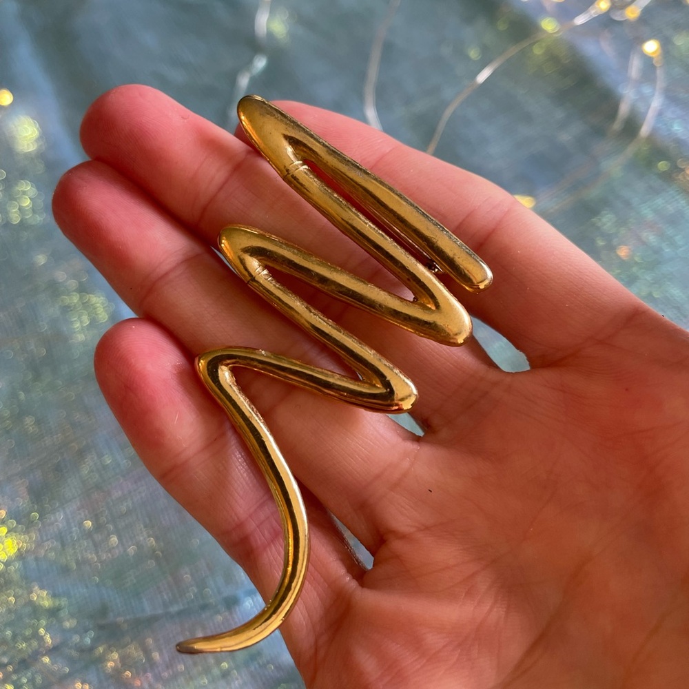 Vintage Gold color Squiggle design pin